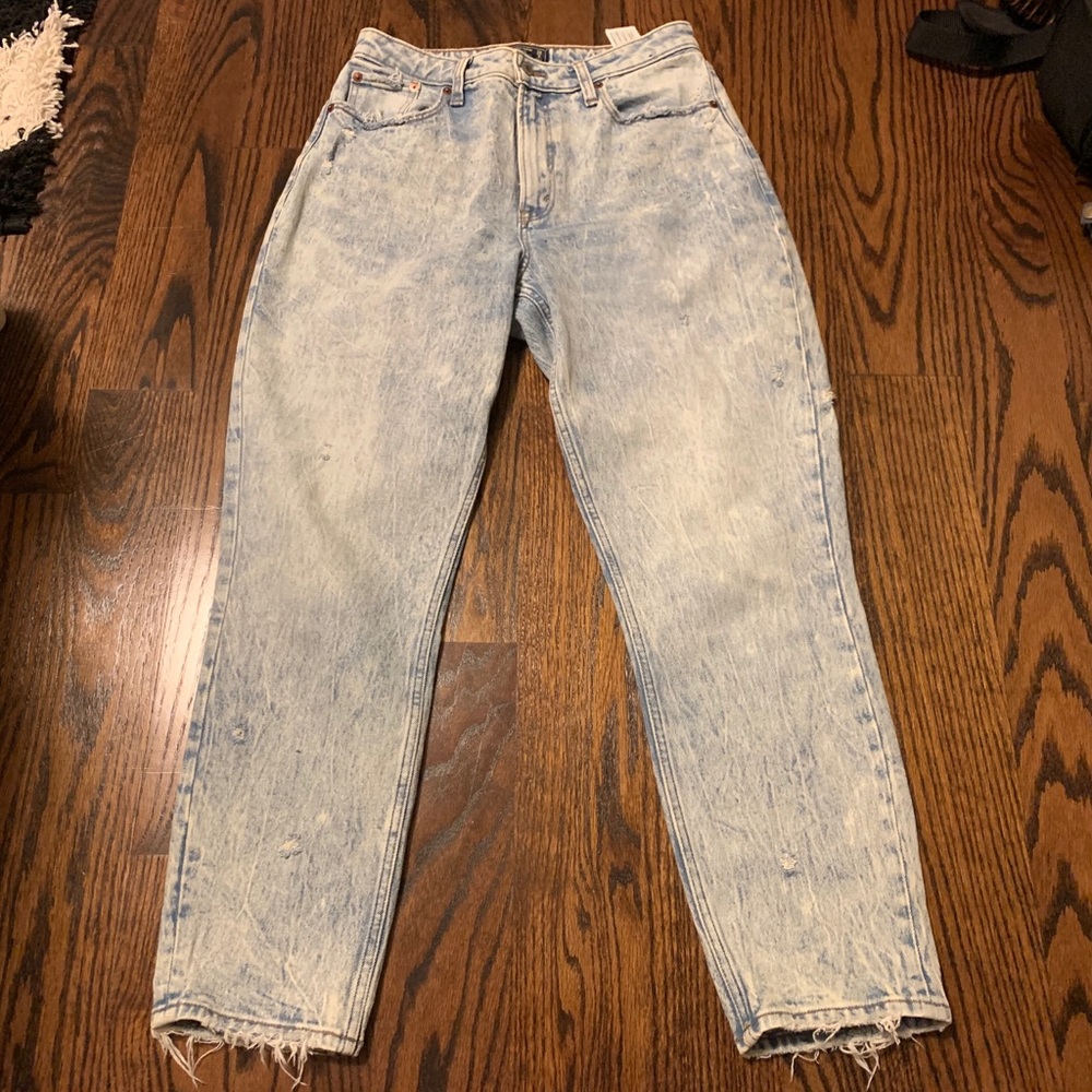 MOM JEANS